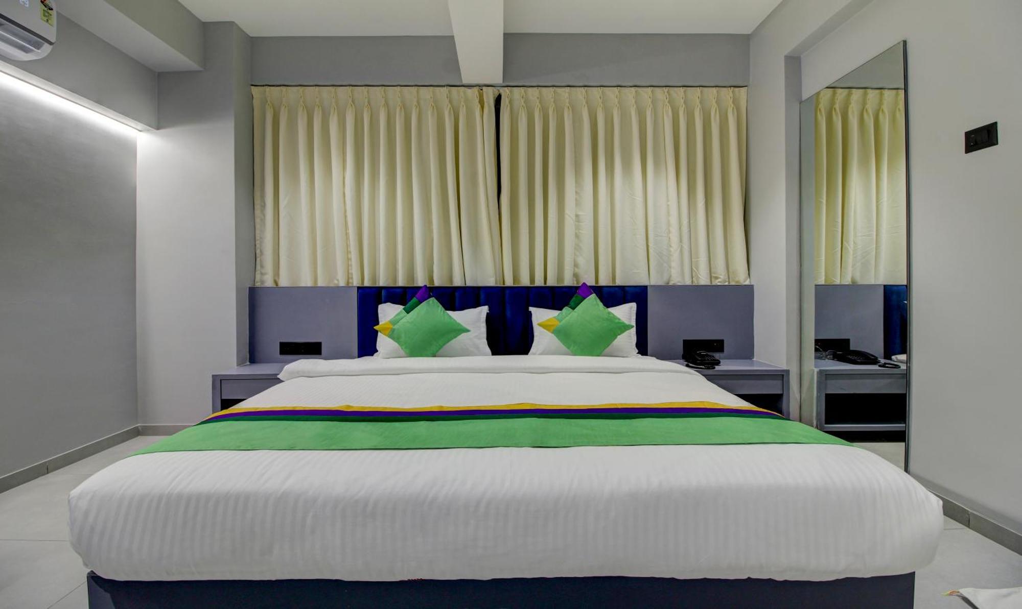 Comfort Inn Baner- Indian Nationals Only Pune Exterior foto