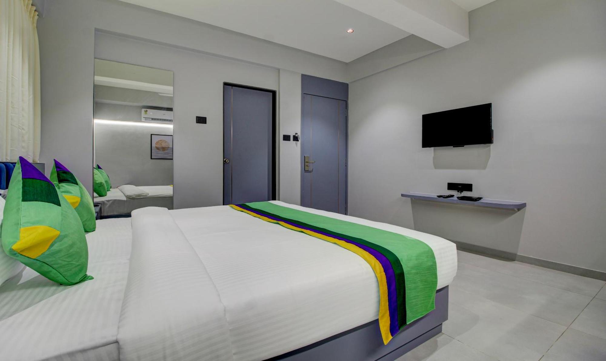 Comfort Inn Baner- Indian Nationals Only Pune Exterior foto